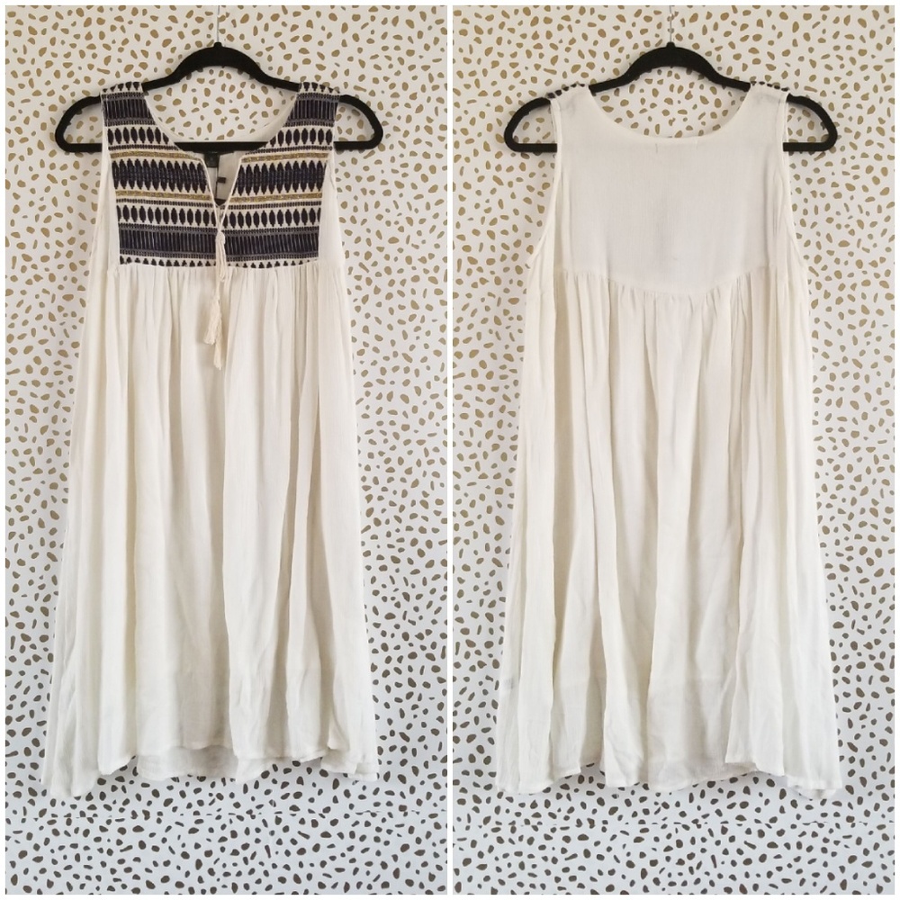 NWT 5th & Love Lined Emboidered Tie Front Dress